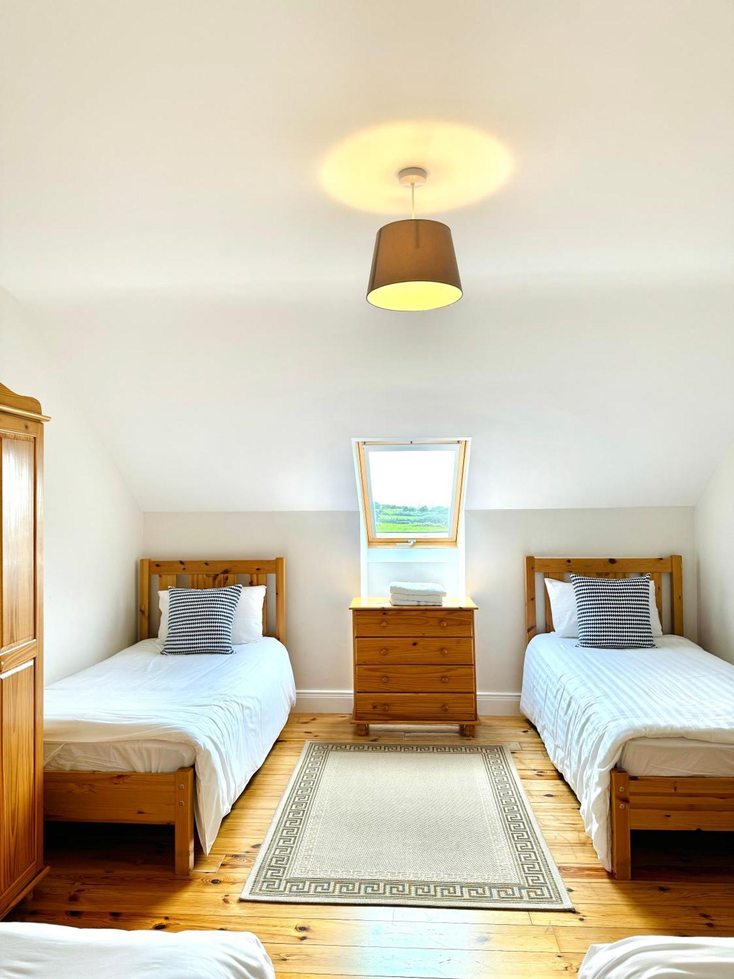 No's 6, 8 & 9 Dingle Homes Lispole